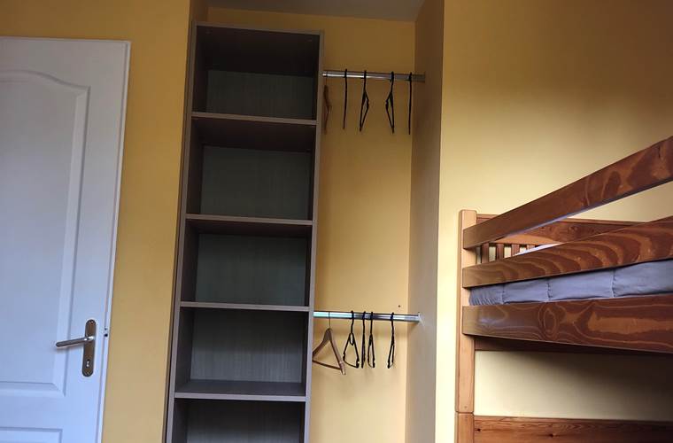 Les Mazets du Rouret - Chambre enfants dressing Murier Platane