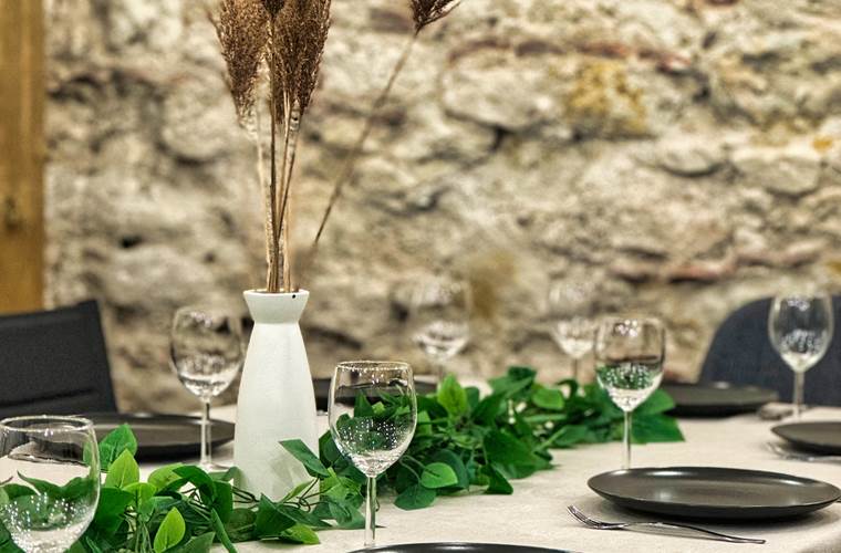 table-decorée-cottage-soirée-location-lauragaise.jpg