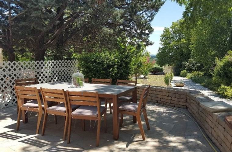 Terrasse petit déjeuner en saison  - MVG