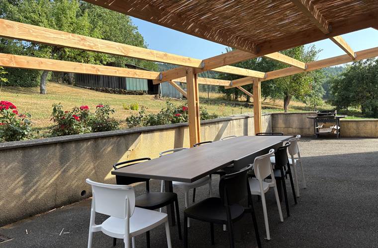 table-groupe-exterieur-nature-occitanie