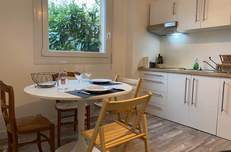 1- Residence des 3 iles_Ouessant-Salle a` manger copie