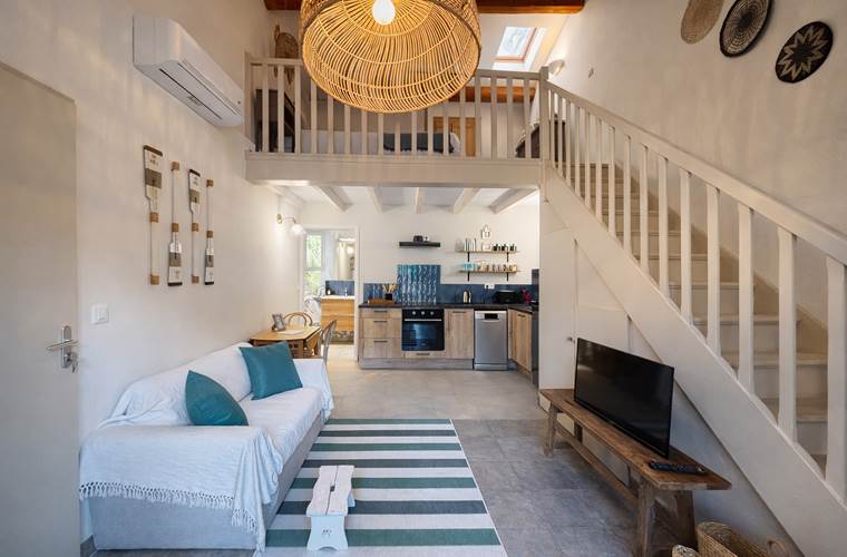 Riviere Bleue Salon