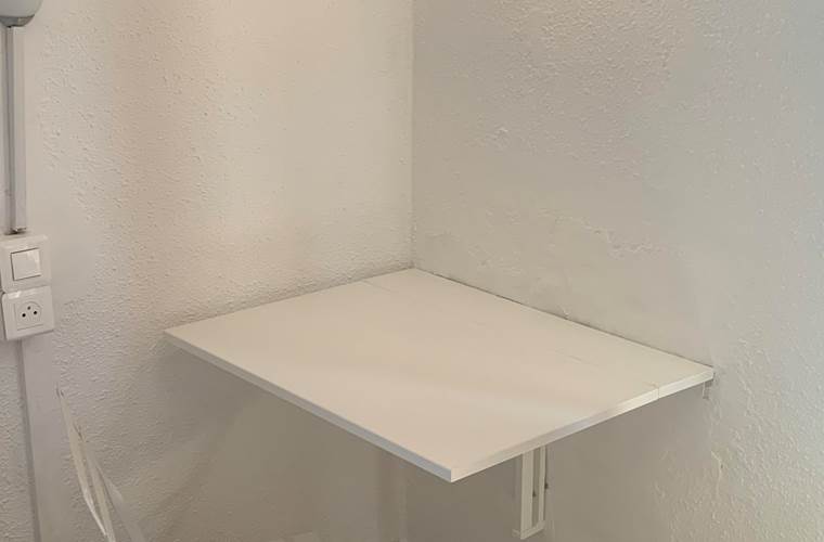 Chambre 9 bureau.