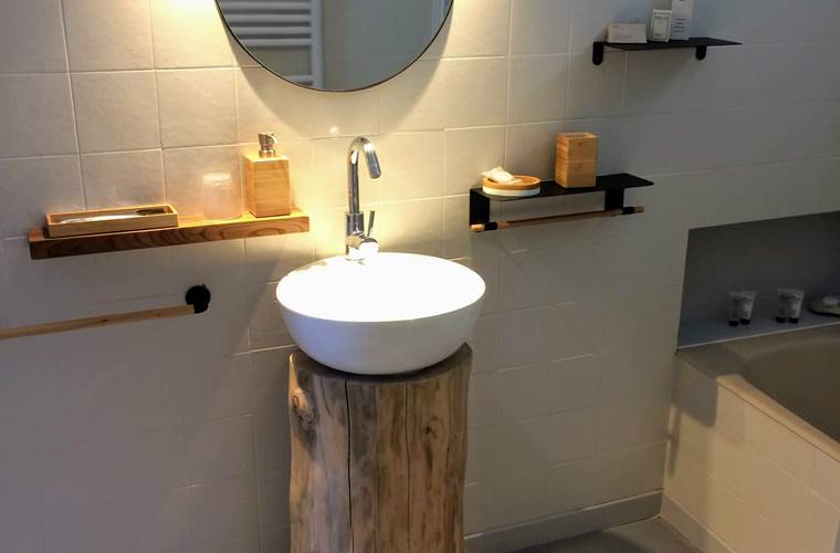 La salle de bain de la chambre du Lotus