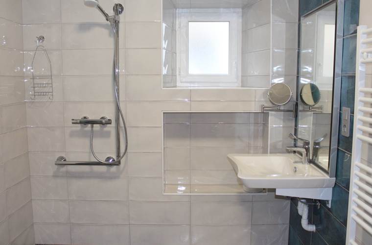 salle de bain adaptée