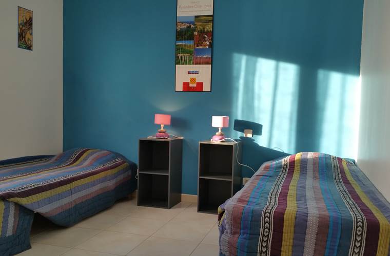 Chambre enfants jusqu'à 3 lits simples gîte MICOCOULIER