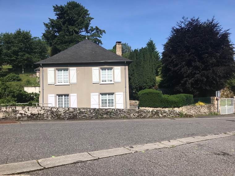 maison vue de la place