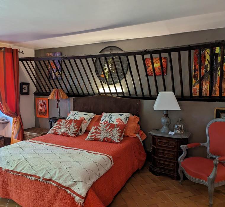 Moulin-Rouhaud-Suite-Junior-Amarante-grand-lit-double