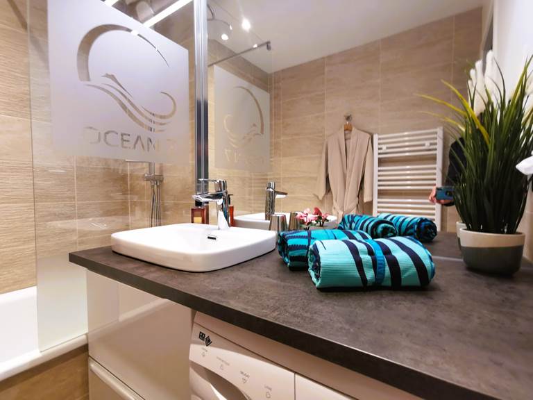 OCEAN 7 Salle de bain docuhes