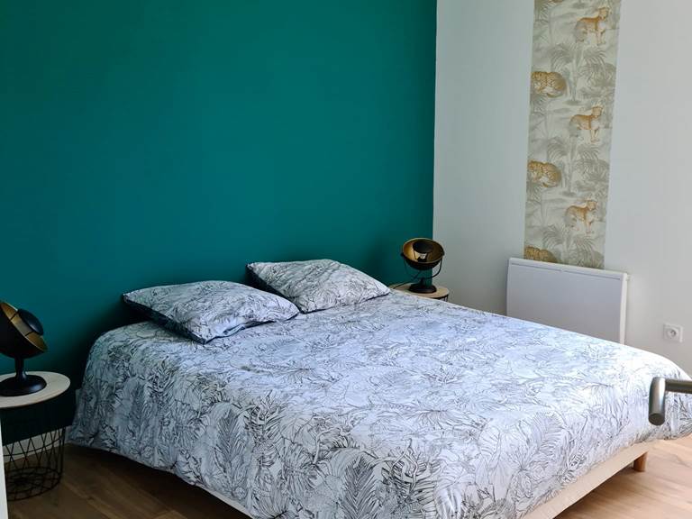 gite-le-lijaly-chambre-4-lit-double-vue.jpg