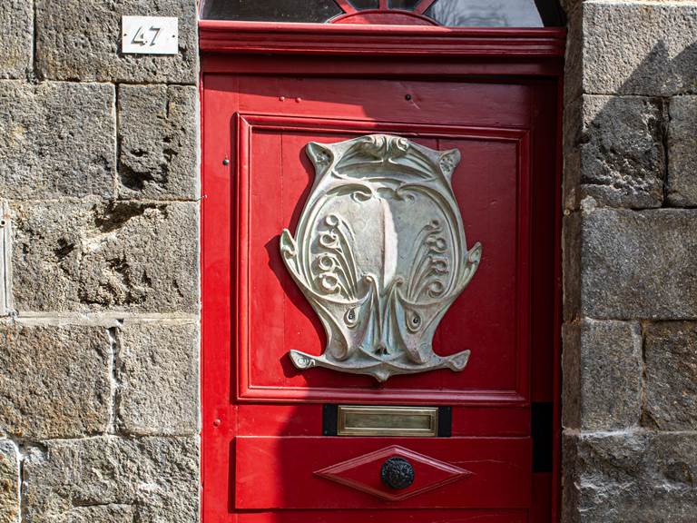 Porte d'entrée de l'immeuble