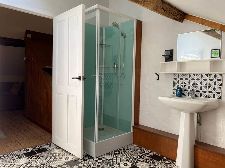 Photo de la salle de bain de la Chambre Champagne - Chambres d'hôtes La Grange Richard à Dinsac