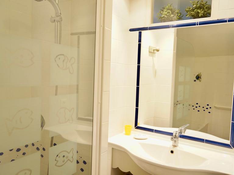 salle de bain aux chambres d'hôtes la Rougeanne près de Carcassonne dans l'Aude