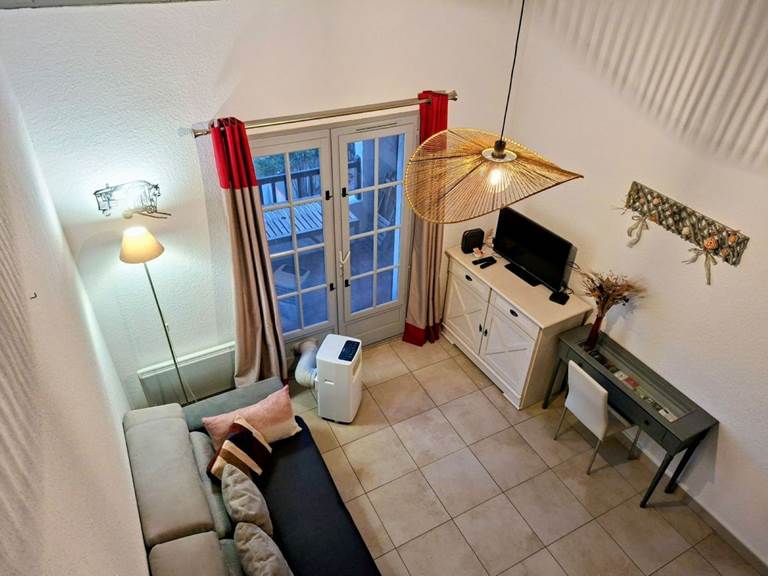 5654675c-4290-47f2-94c4-f5be4fc5c73d~1