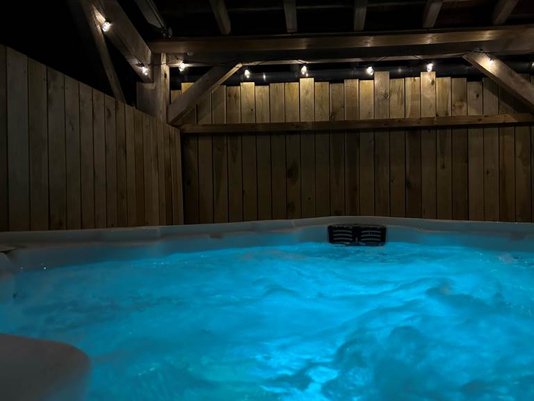 Spa couvert Noah de nuit