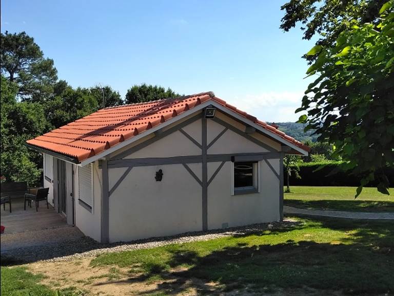 Gîte avec piscine et jacuzzi dans les landes vers Saint Sever