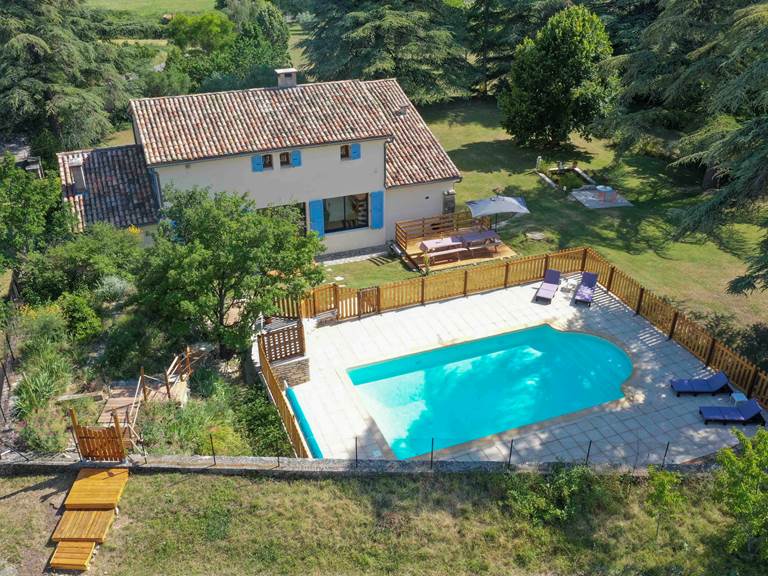 Gite avec piscine privée dans les Alpes de Haute Provence