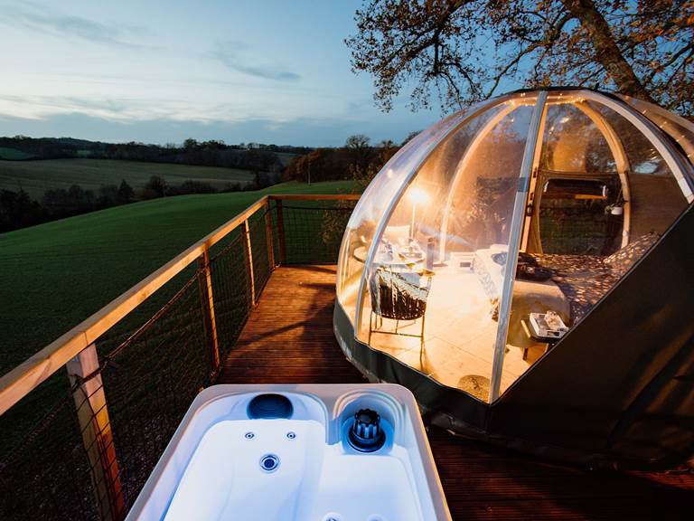 Spa privatif 2 places chaud en toutes saisons