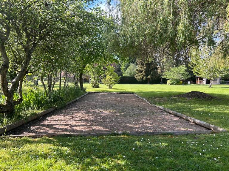 Le terrain de pétanque