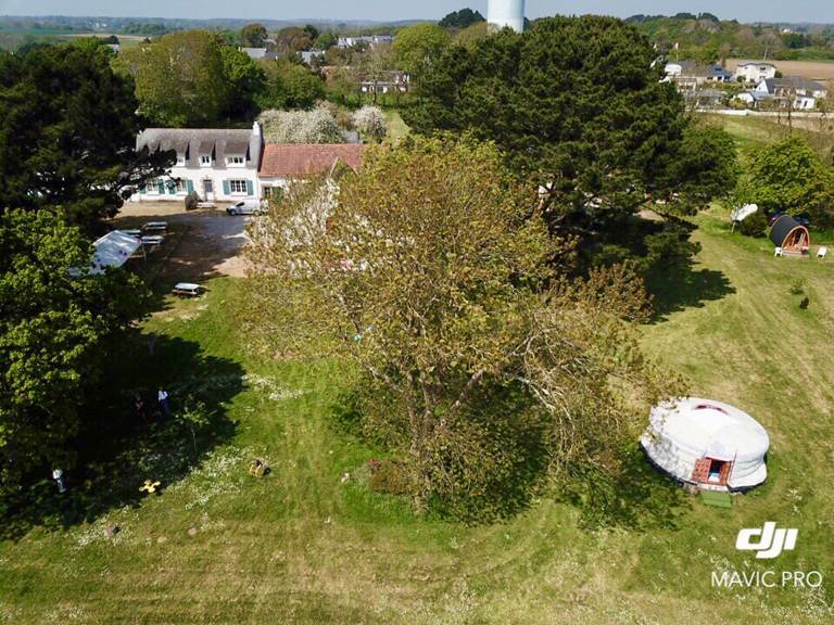 les logis de kerdrien,logements atypique entre mer et campagne, yourtes ,tonneaux ,gites et salle de réception