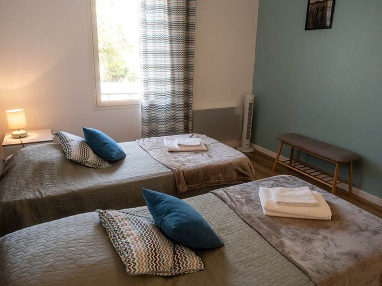 Chambre 2 avec lit double