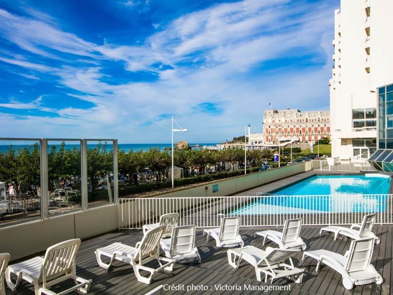 Piscine du Victoria Surf ©Victoria M.