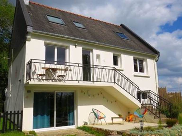 Maison de vacances pet friendly à Caurel – randonnées au départ de la location