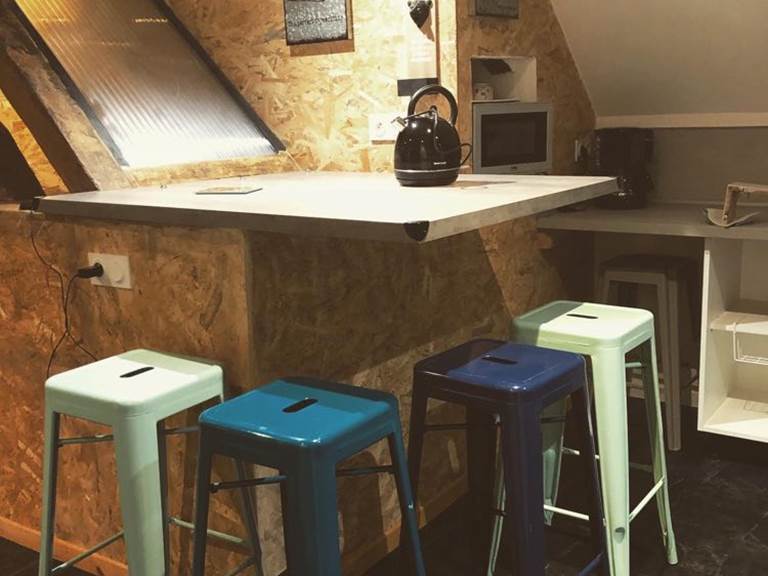 esprit-brocante-gite-de-groupe-sarthe-hameau-des-deux-ailes