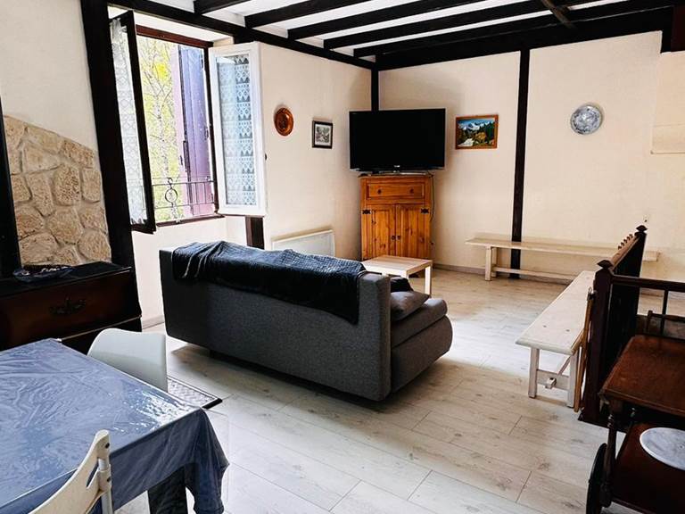 6dd7b9b9-a313-4993-9183-4339c931e2ae