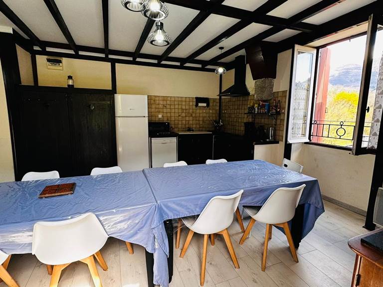 5e325ee7-fdd9-4013-a57d-28535d9a865d