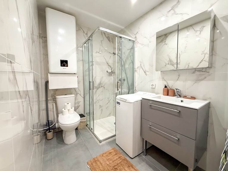 ID210 CANNES LORRAINE SALLE DE BAIN