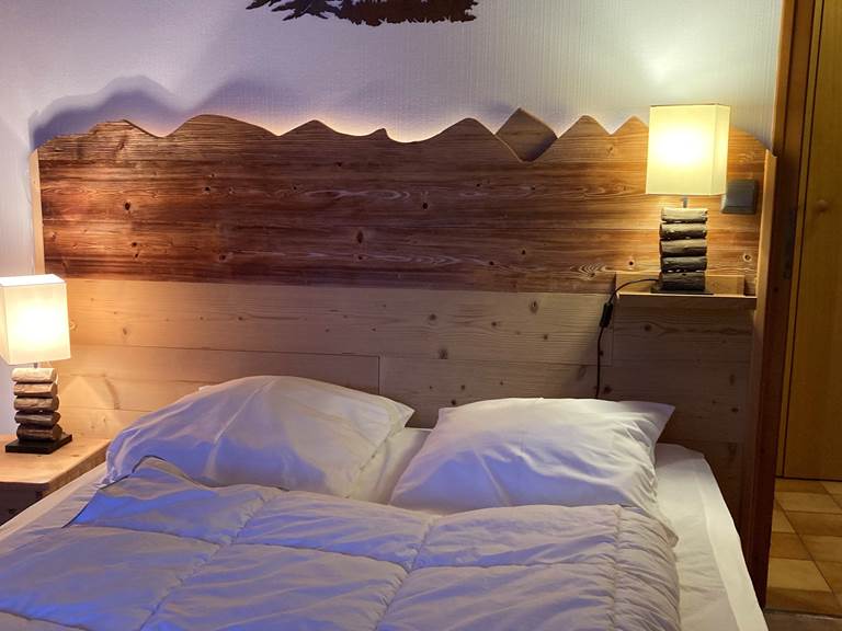 Chambre 1: 1 lit double et balcon