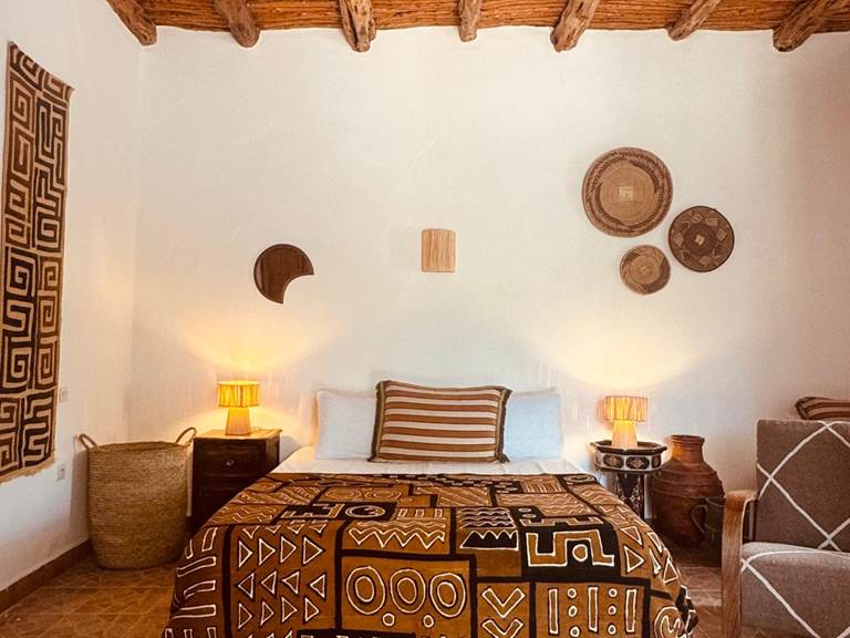 eucalyptus-hotel-chambre-ethnique-esprit-africain-etoffe-tapis-gallery