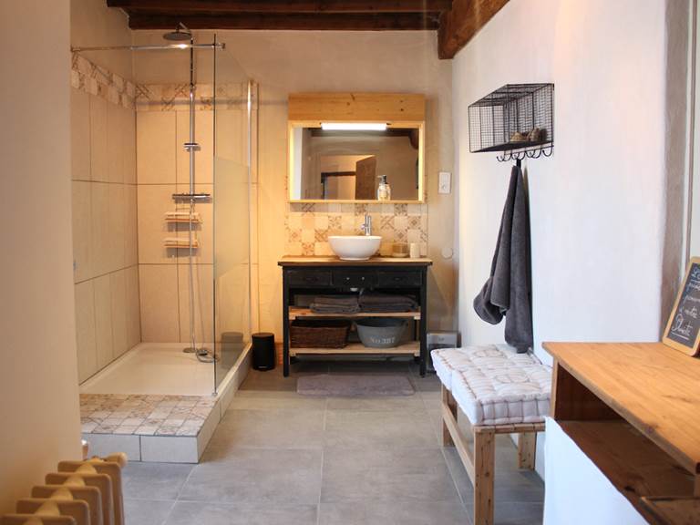 gite-salledeau-famille-saint-jean-davelanne