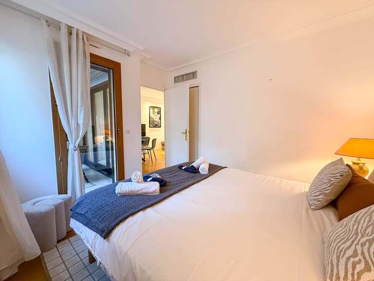 ID210 CANNES LORRAINE CHAMBRE 2