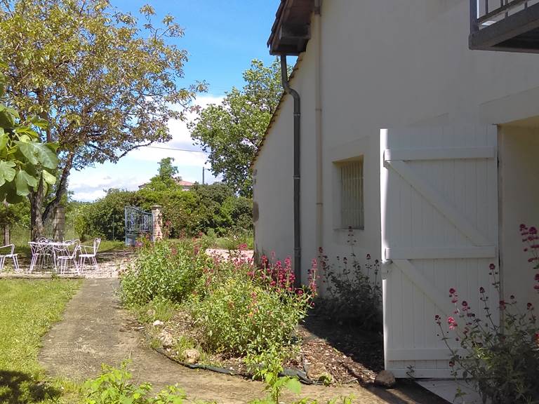 Gîtes de Beaujardin - Gîte Les Véroniques Jardin