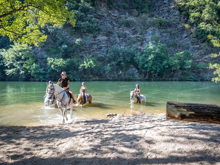Baignade dans l'Orb - balade à cheval