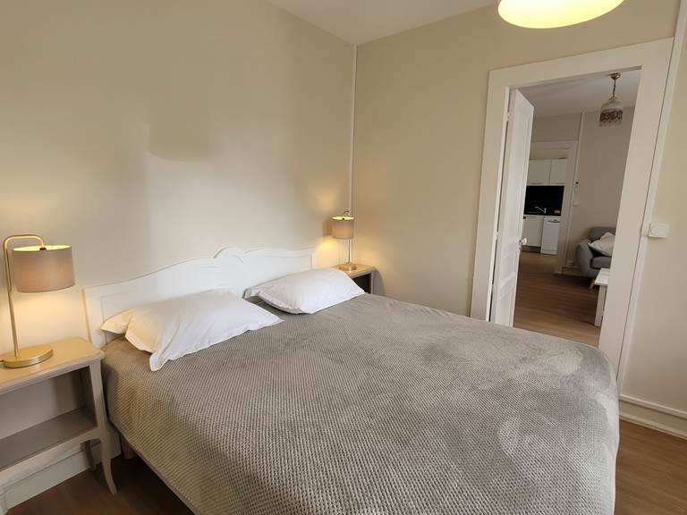 LA-BELLE-SAISON-Luchon-Location-d'appartements-Myrtilles-Chambre