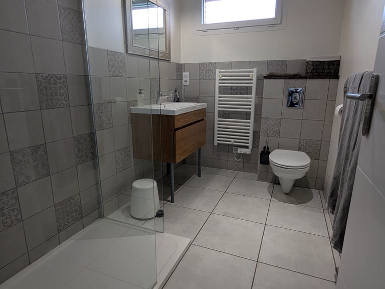 salle d'eau chambre 1