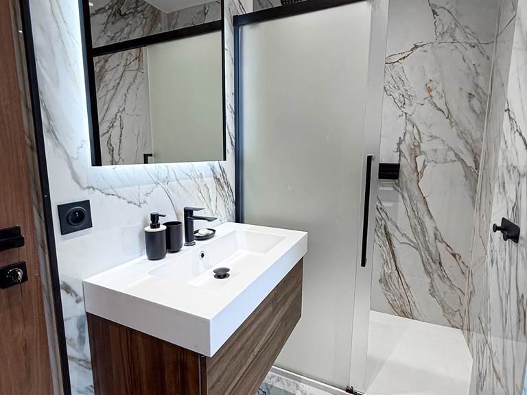 2 bedrooms near Croisette Cannes14