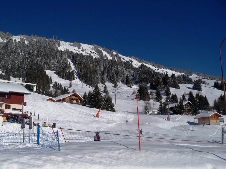 le chalet en bord dé pistes
