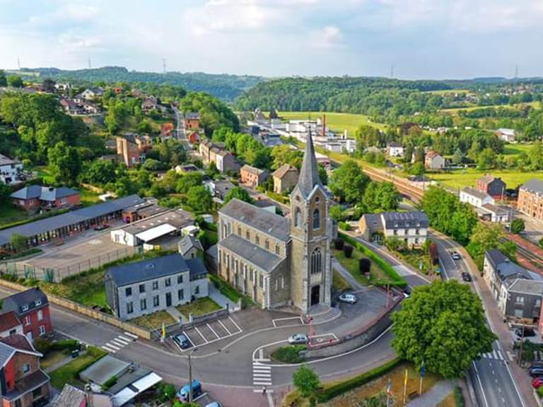 Vue du ciel de l'église de HAMOIR