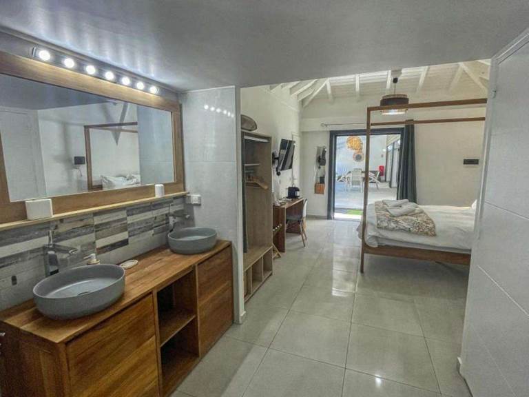 villa-jade-156943-1600-950-crop