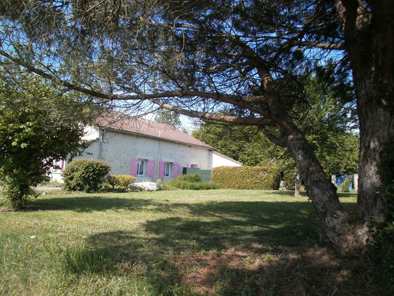 Gîtes de Beaujardin - Gîte Les Tamaris Jardin