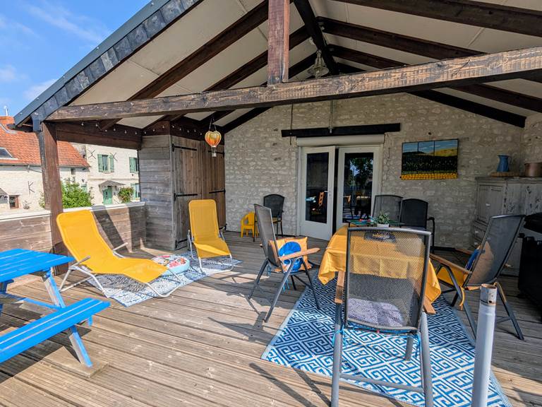 Balcony for outdoor dining at Secret de Campagne, Jaulnay Gites de Famille.