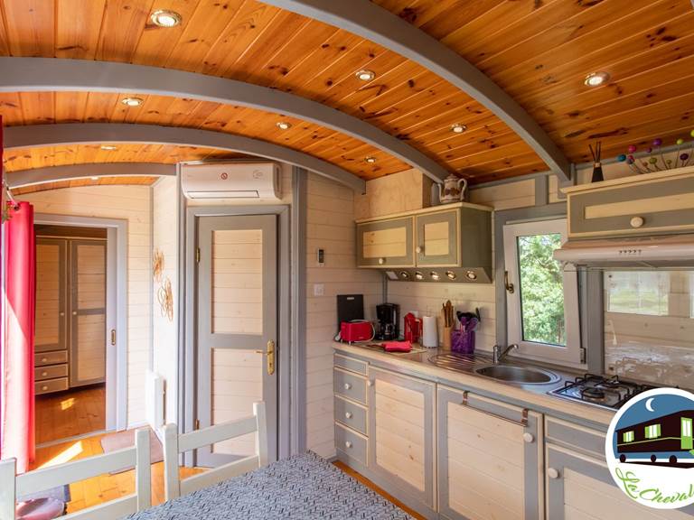 11 Gite la chevalerie 49170 roulotte insouciante