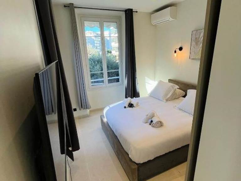 ID207-PROCHE CROISETTE4