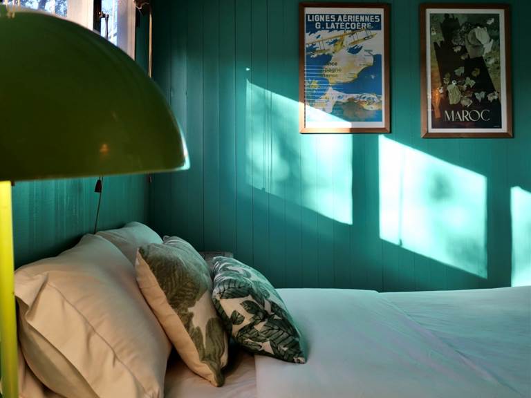 Ici des camaïeux de verts distillent la quiétude de la petite forêt d'eucalyptus. Réveillez-vous au chant des oiseaux!