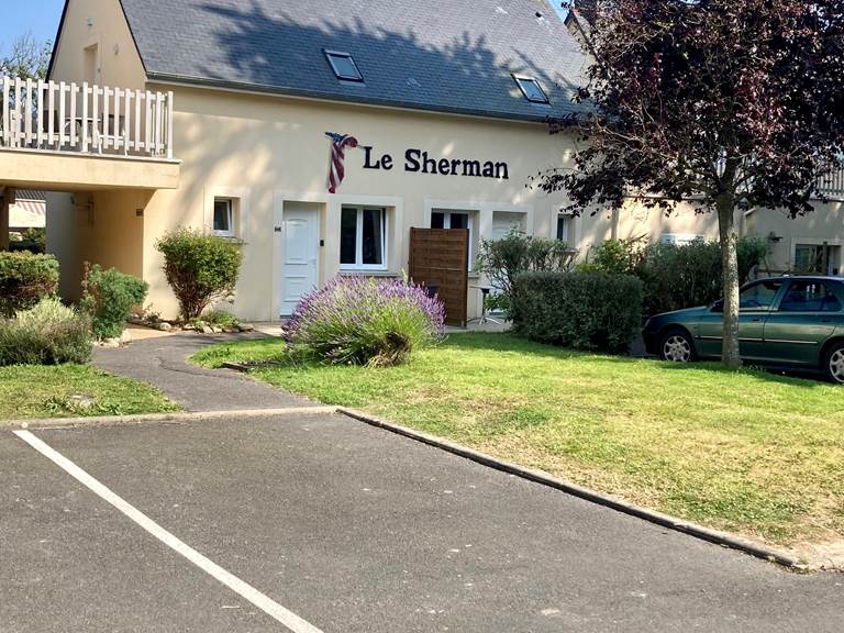 le-sherman-chambre-omaha-beach-mémoire-d-day-2024-anniversaire-tank-hommage