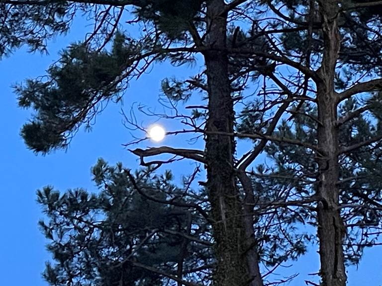 Pleine lune sentier cotier